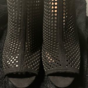 Nine West Perforated Wedges SZ 12